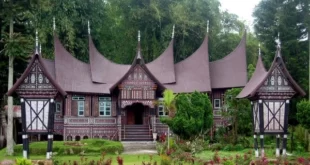 Rumah Gadang di Sumatera Barat Indonesia